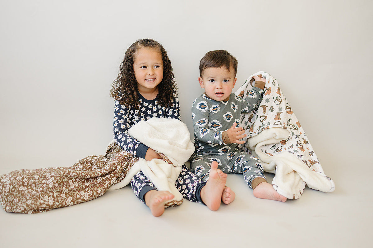 Navy Daisy Ribbed Bamboo Cozy Set