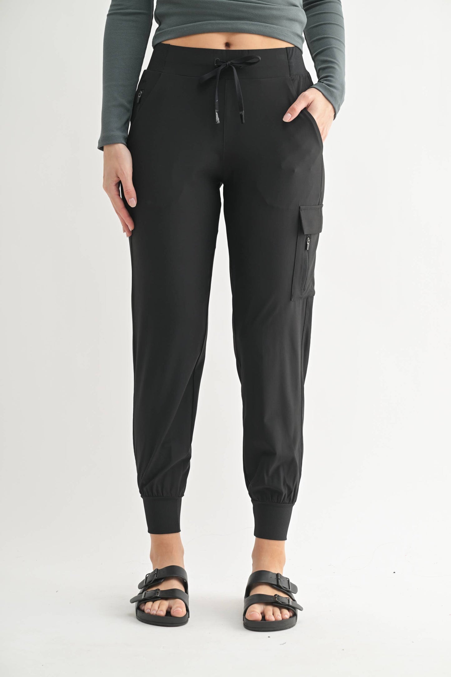 High-Waisted Capri Active Joggers with Pockets